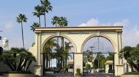 Знаменитые ворота Paramount Pictures