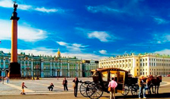 Дворцовая площадь и Эрмитаж в Санкт-Петербурге