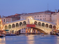 Достопримечательности Италии. Мост Риальто - символ Венеции