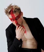 Чарли Ханнэм готовится к римейку «Мотылька» Чарли Ханнэм готовится к римейку «Мотылька»