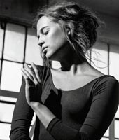 Викандер назначена новой Ларой Крофт Викандер назначена новой Ларой Крофт