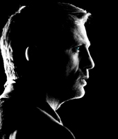 Только Бонд решит Только Бонд решит