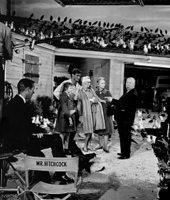 Бэй, Хичкок и «Птицы» Бэй, Хичкок и «Птицы»