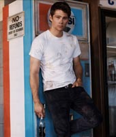 Дилан О’Брайэн станет «Американским убийцей» Дилан О’Брайэн станет «Американским убийцей»