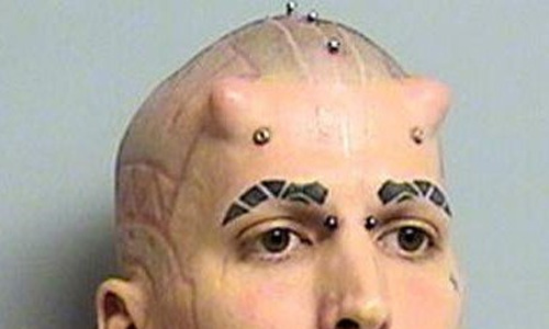 Татуировки или шрамирование? Особенности и отличия способов нанесения