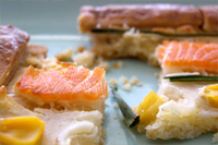 Пирог с копчёным лососем