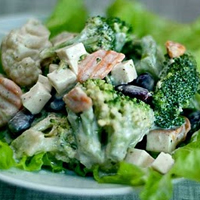 Салат с сыром и брокколи