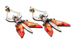 Must-have этой зимы: яркая бижутерия с камнями