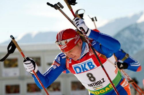 Черезов уже начал ходить на костылях