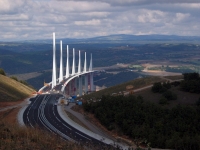 Самый высокий мост в мире начинается в Париже