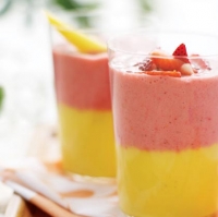 Многоуровневый фруктовый смузи