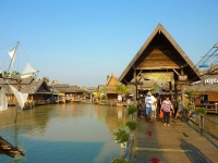 Рынок на воде в Паттайе