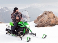 Зимний отдых - квадроцикл или снегоход?