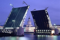 Дворцовая площадь и Эрмитаж в Санкт-Петербурге